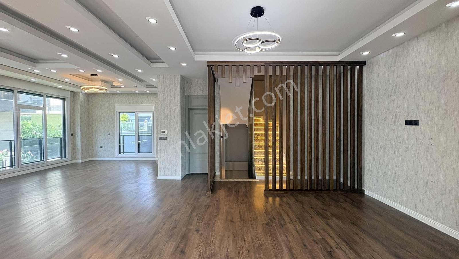 Beylikdüzü Sahile 1 Dk Mesafede Müstakil Kiralık Villa