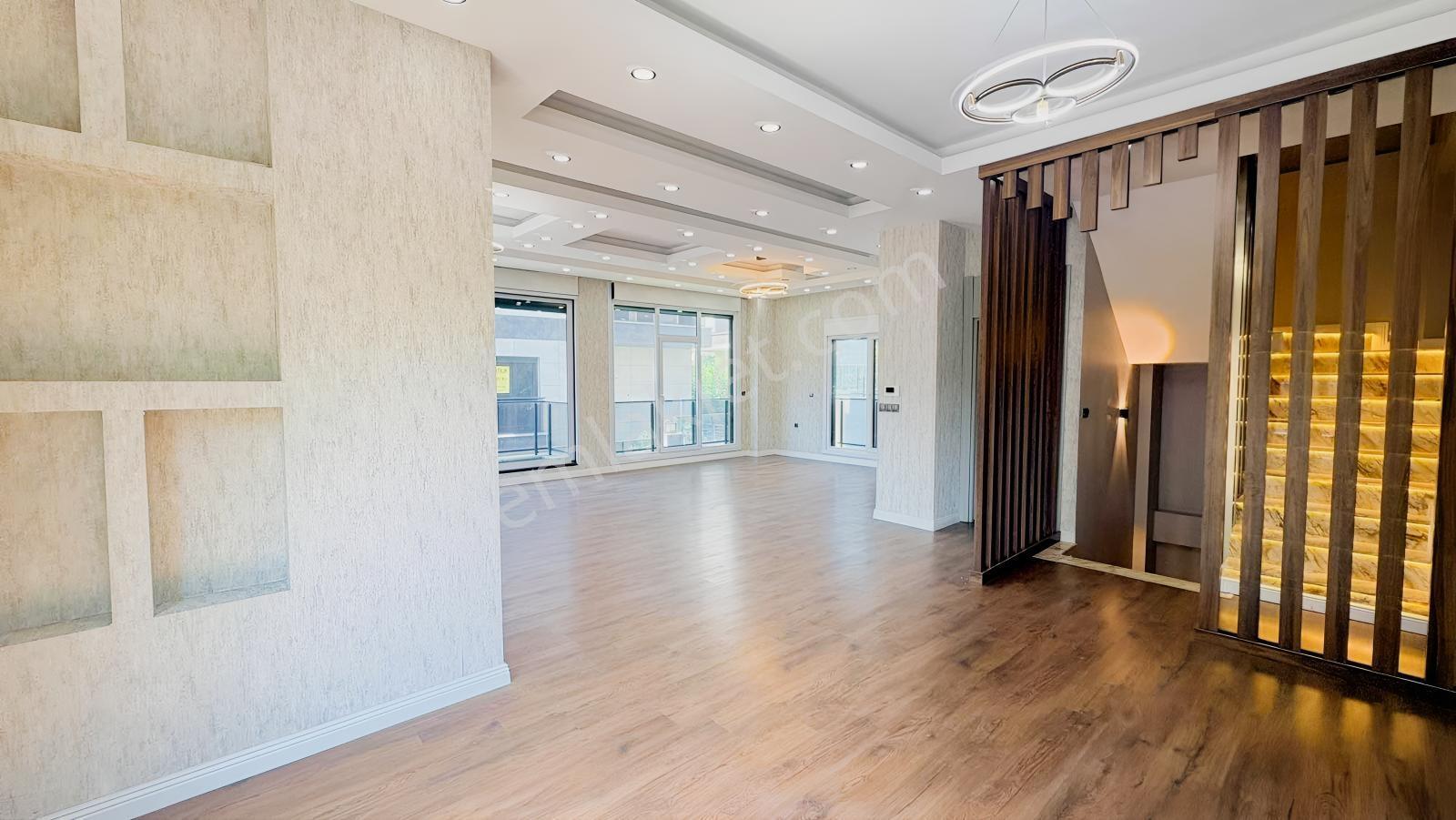 Beylikdüzü Sahile 1 Dk Mesafede Müstakil Kiralık Villa
