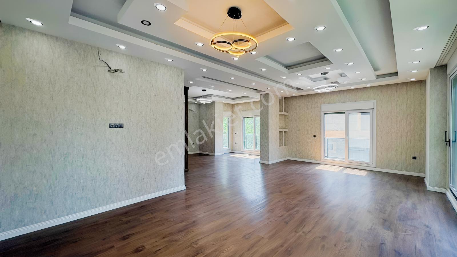 Beylikdüzü Sahile 1 Dk Mesafede Müstakil Kiralık Villa